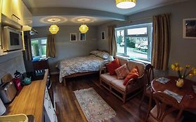 Cheltenham Studio Apartment